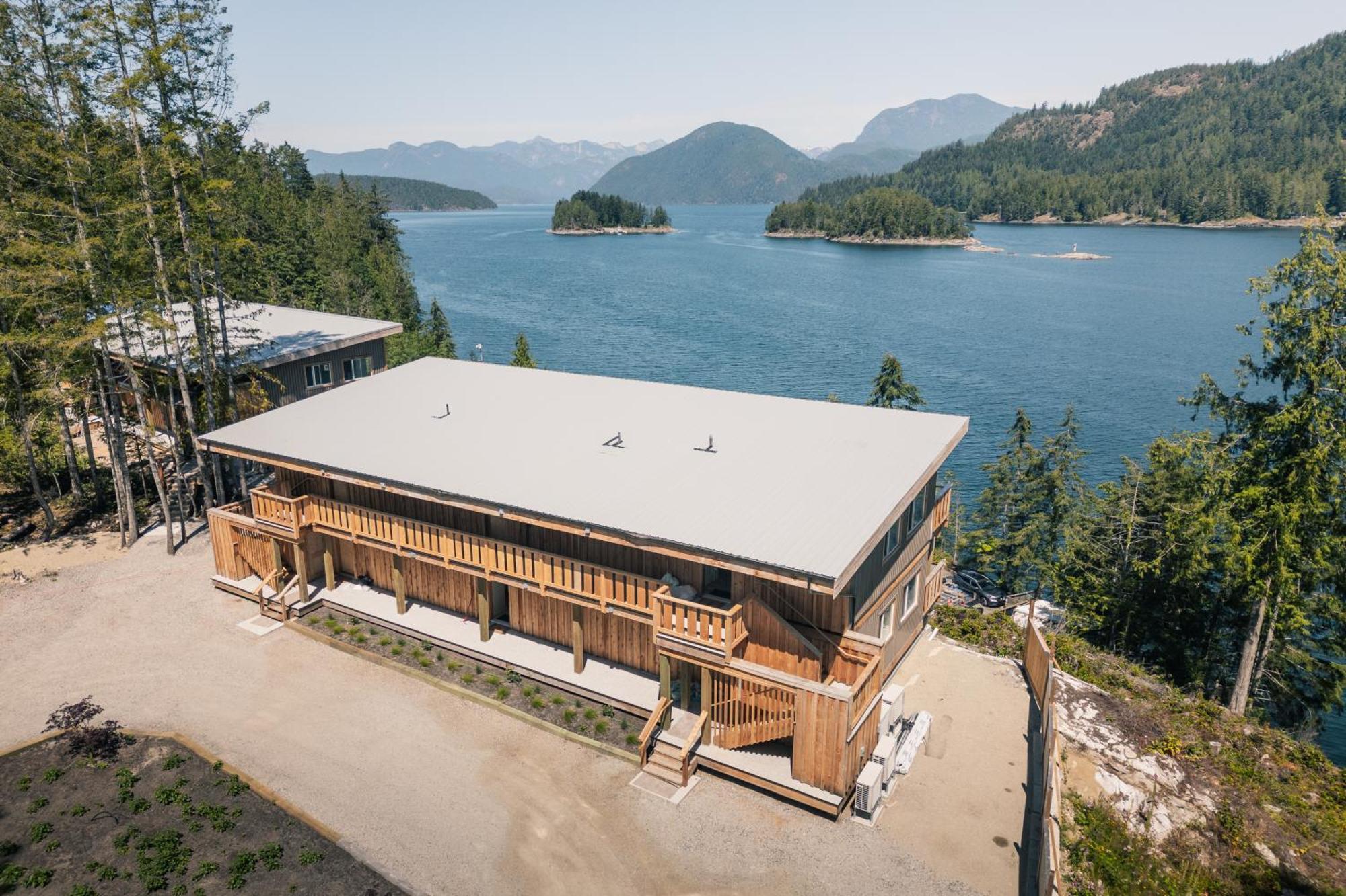 West Coast Wilderness Lodge Egmont Экстерьер фото