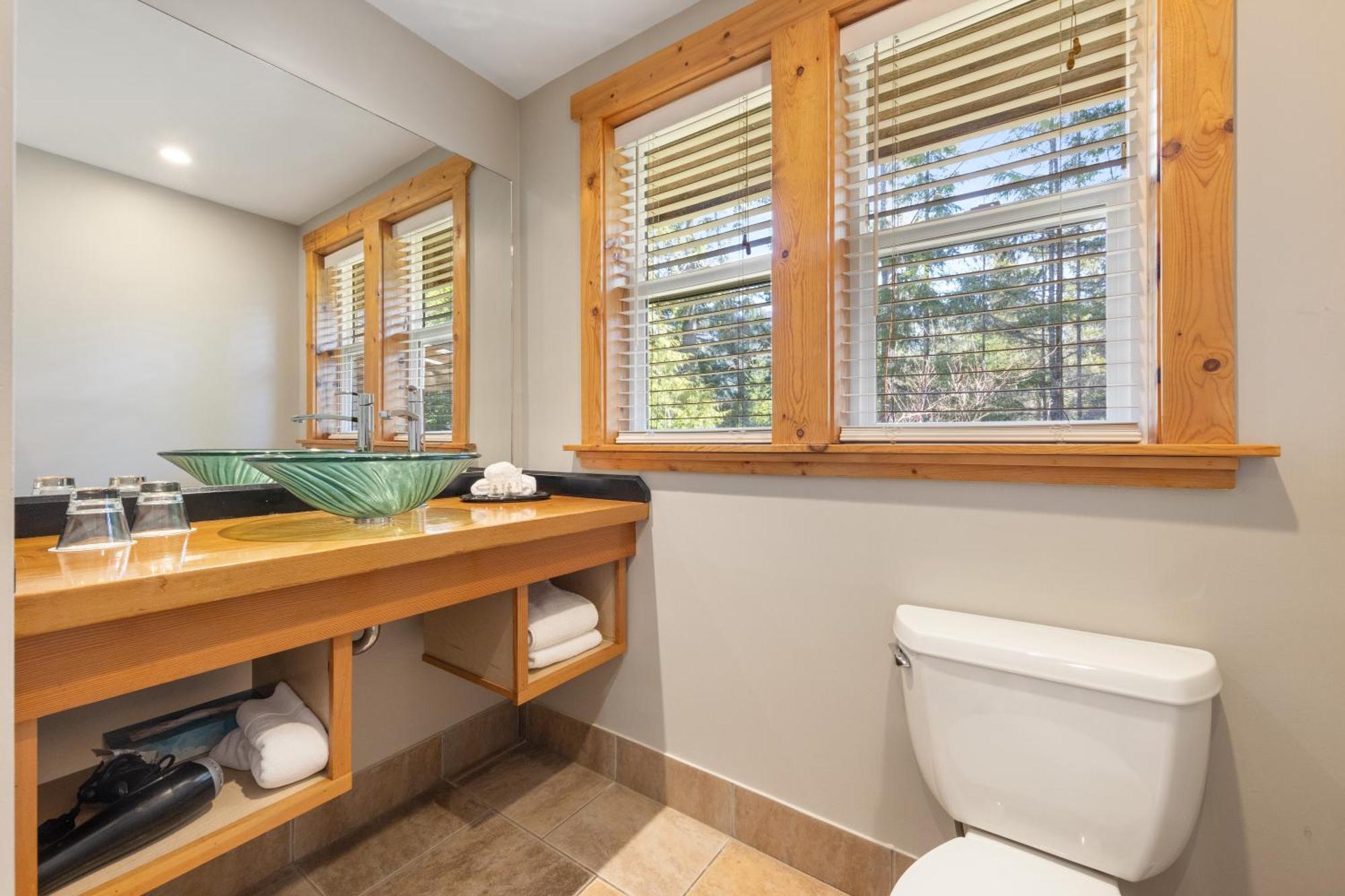 West Coast Wilderness Lodge Egmont Экстерьер фото