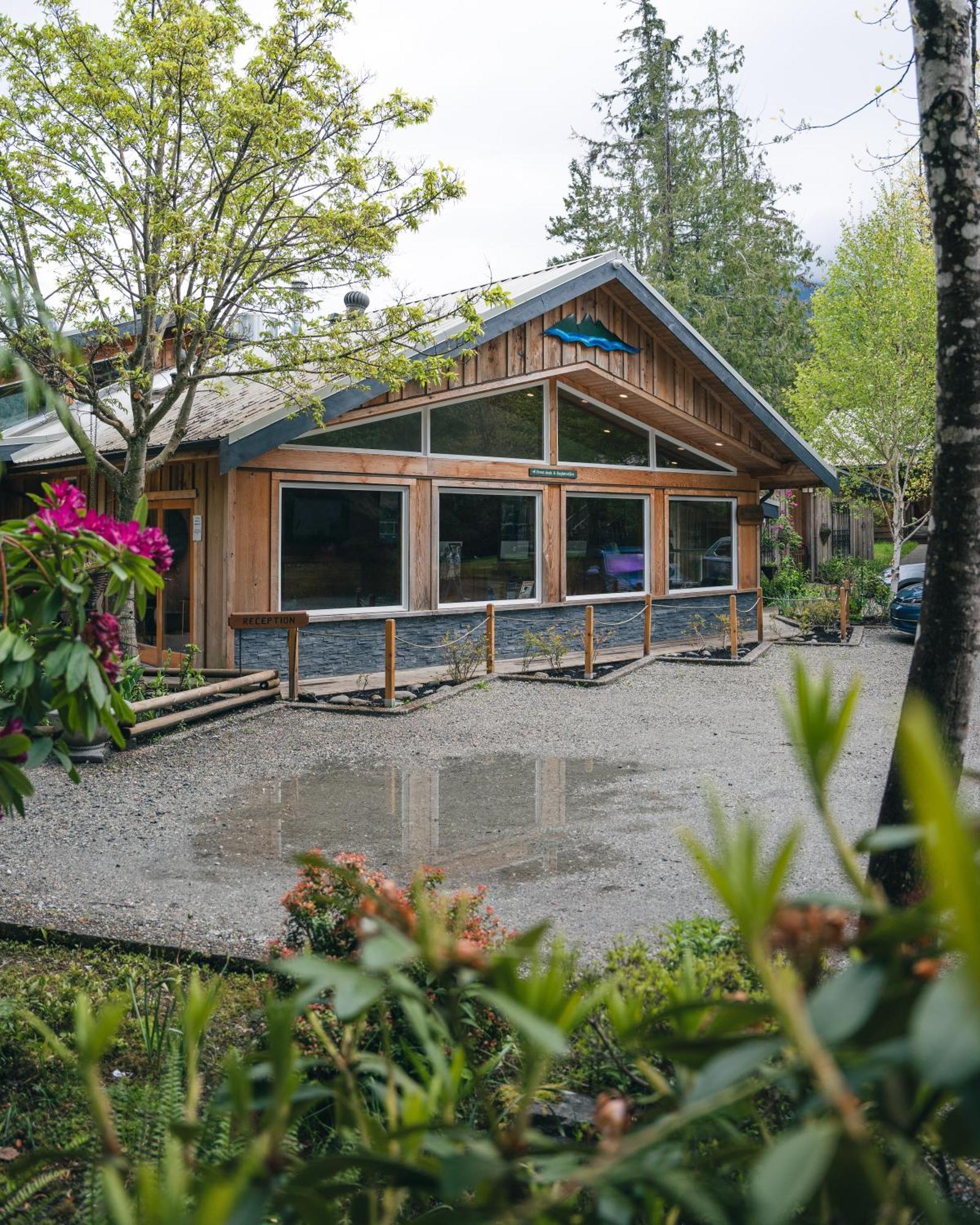 West Coast Wilderness Lodge Egmont Экстерьер фото